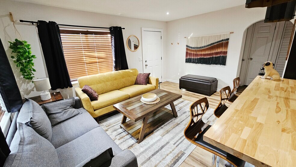 Building Photo - 1752 14th Ave S