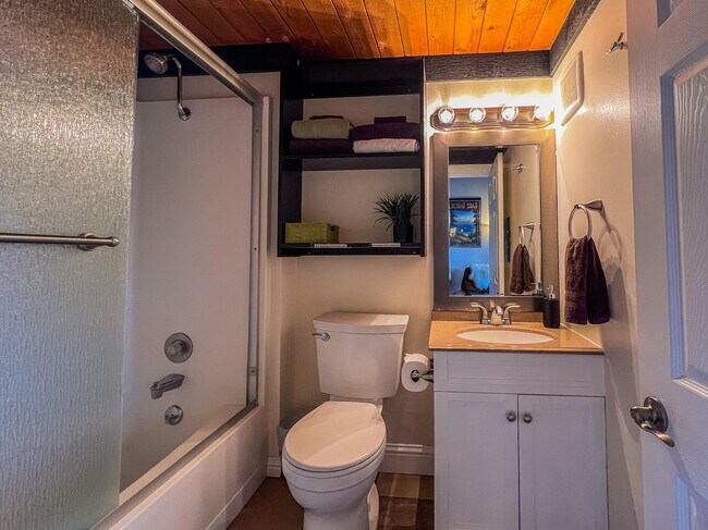 Building Photo - 331 Tramway Dr