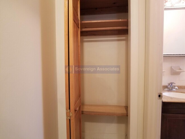 Building Photo - 86 Haven Ave