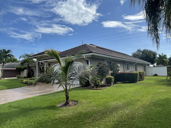 Building Photo - 1250 Barnstaple Cir