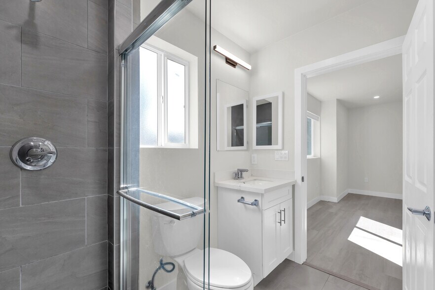 Building Photo - 1575 Manning Ave