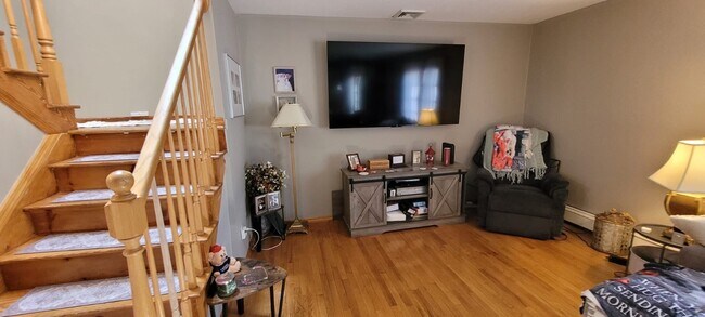 Building Photo - 6 Albergo Ct