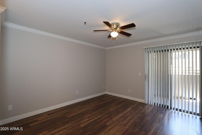 Building Photo - 2025 E Campbell Ave