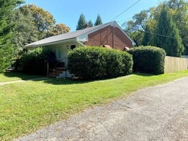 Building Photo - 2792 Colonial Ave SW