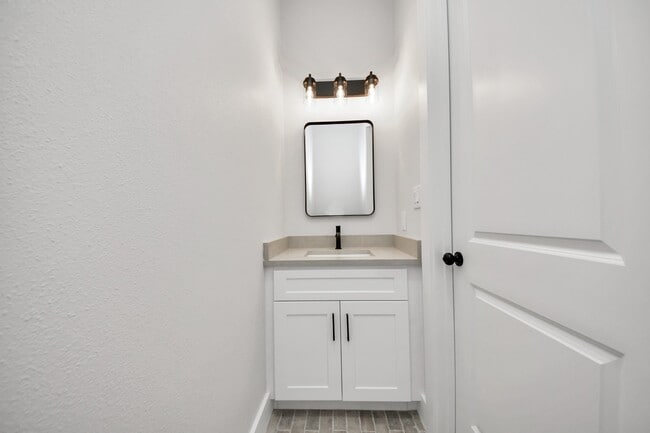 Building Photo - 8306 Comal St