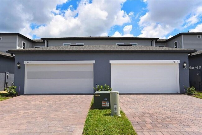 Building Photo - 7055 Carrickbend Ln