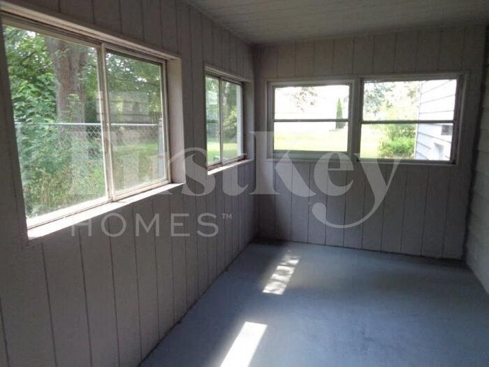 Building Photo - 12865 W Highland Ave