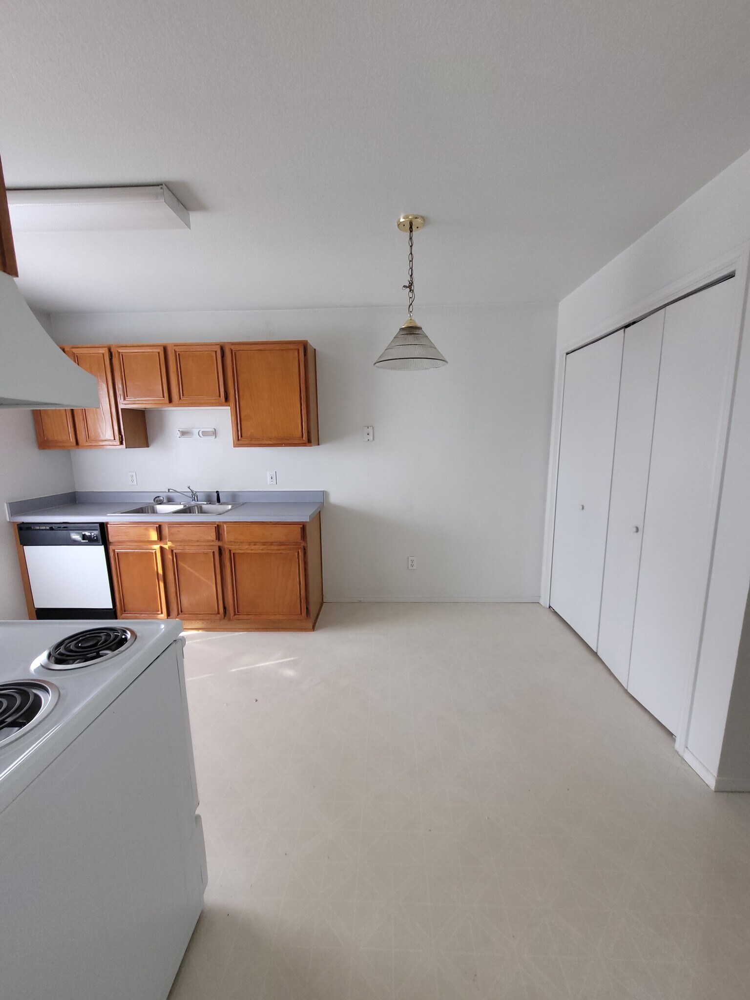 Building Photo - 1706 Windward Dr