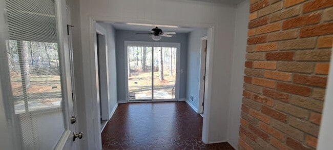 Building Photo - Magnificent Remodel Three Bedroom Home!