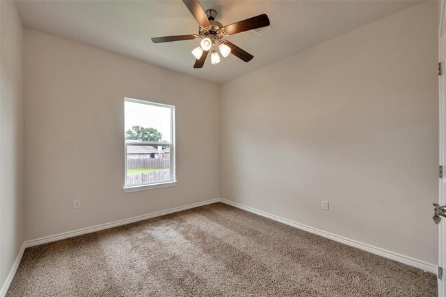 Building Photo - 203 Glade Bridge Ln