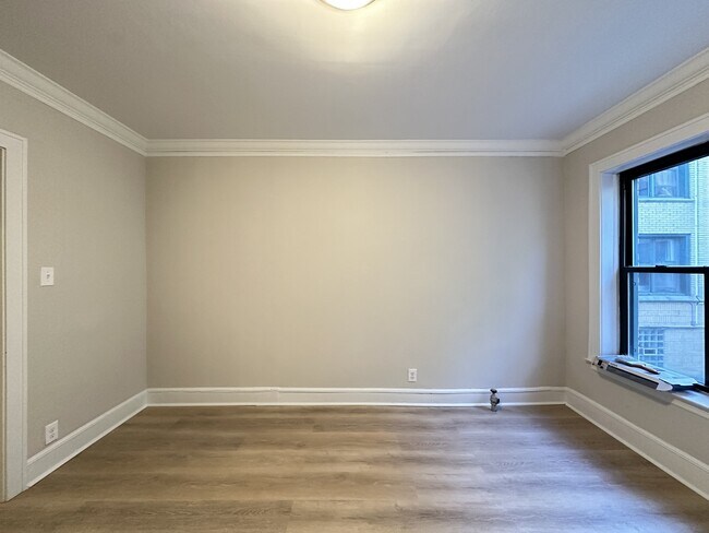 Building Photo - 2332.5 N Spaulding Ave