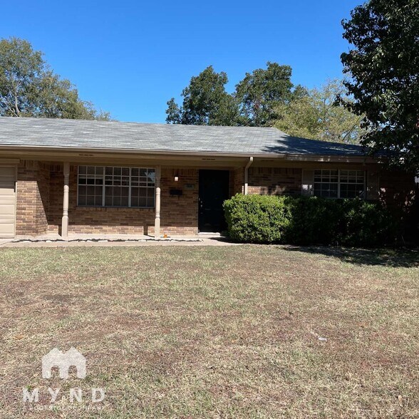 Primary Photo - 1308 Lyric Dr
