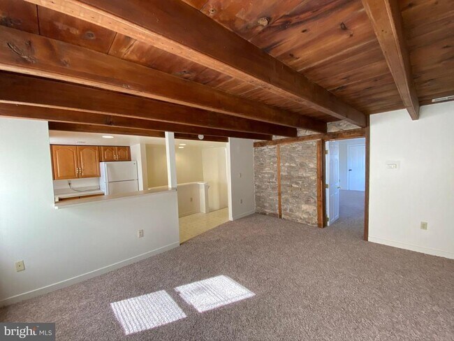 Building Photo - 4295 Point Pleasant Pike