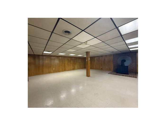 Building Photo - 157 Shade Rd