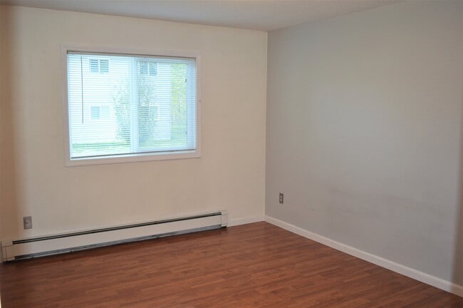 Building Photo - 1531 Northview Dr