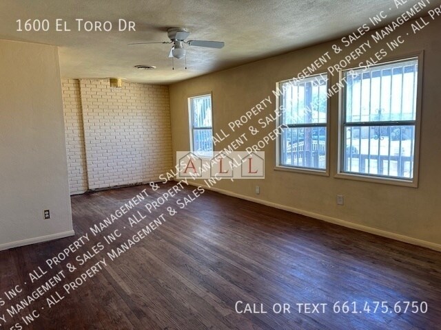 Building Photo - 1600 El Toro Dr