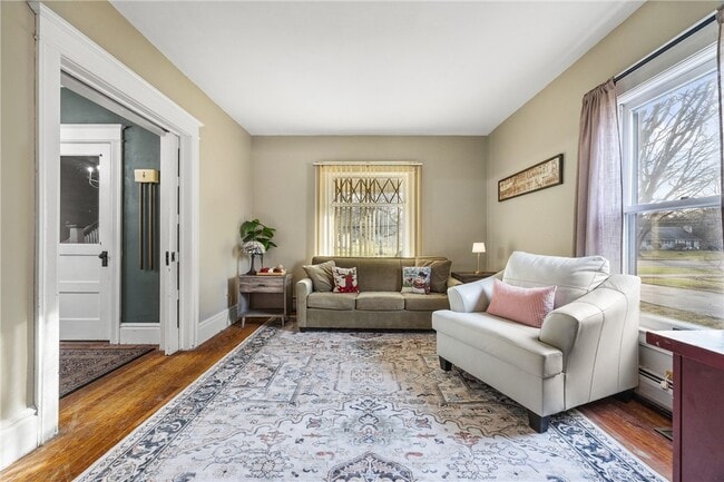 Building Photo - 373 Genesee St