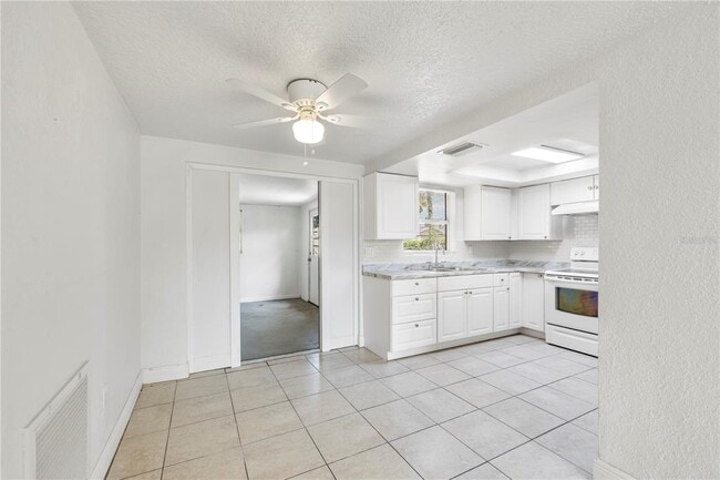 Building Photo - 10803 Hyssop St