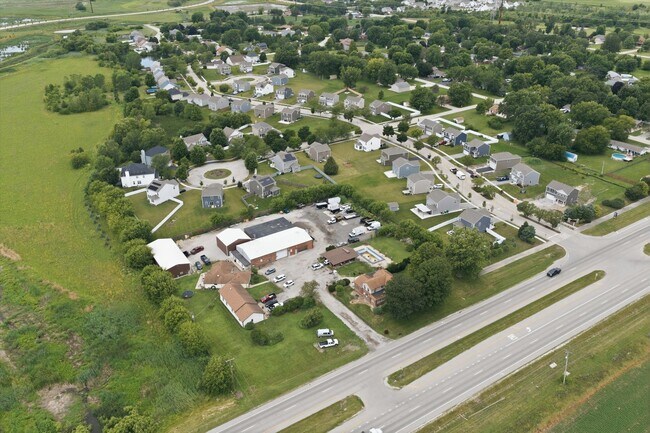 Building Photo - 24134 IL-53