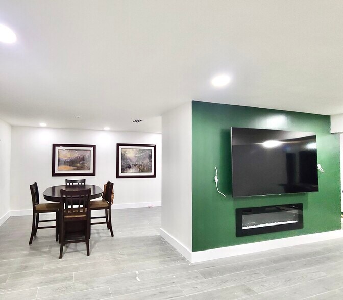 Building Photo - 132 NW 78th Ter