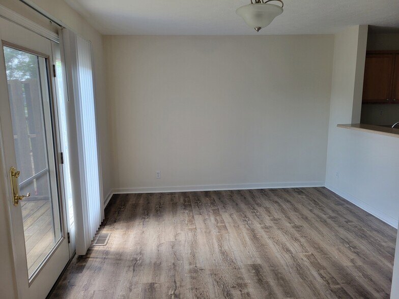 Building Photo - 614 Vineyards Ct