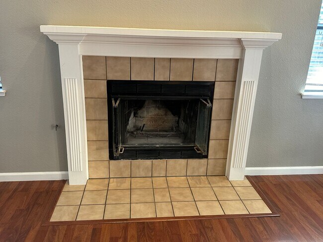 Building Photo - No Deposit