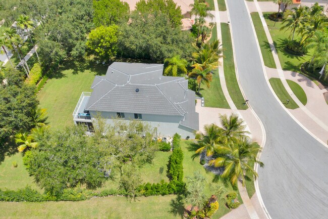 Building Photo - 4661 Manderly Dr