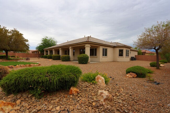 Building Photo - Lovely 4 bedroom home!