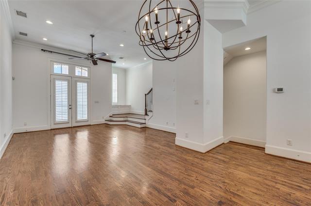 Building Photo - 2135 Marilla St