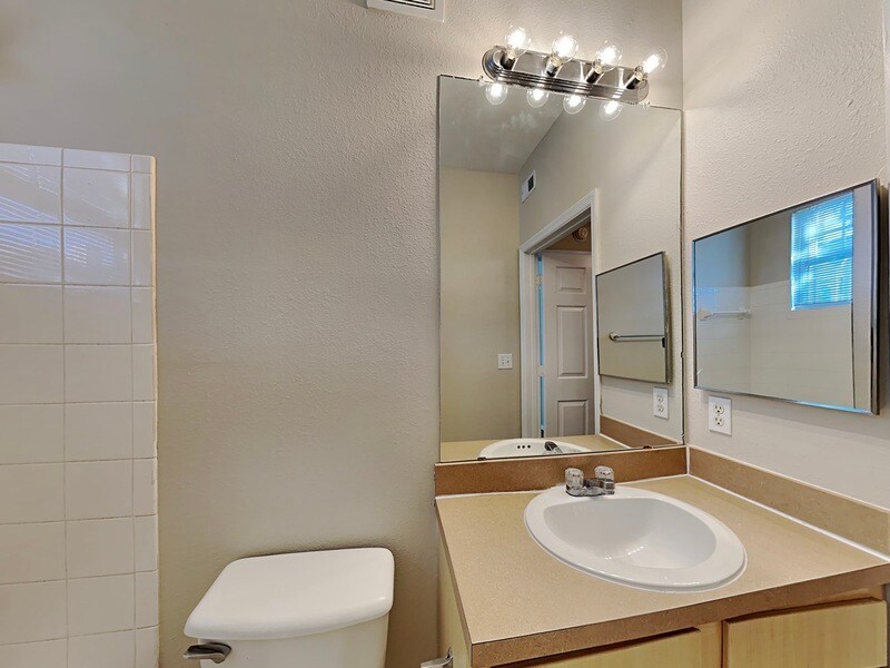 Building Photo - 1101 Vintage Village Ln