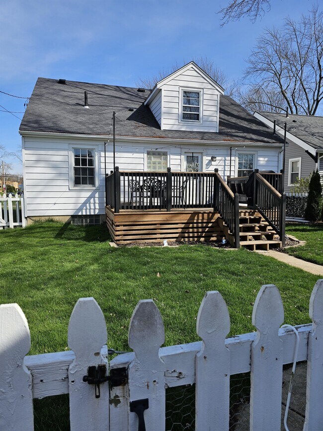 Building Photo - 2105 Shroyer Rd