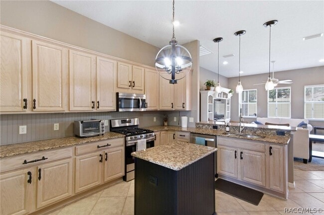 Building Photo - 467 W Mickey Mantle Path