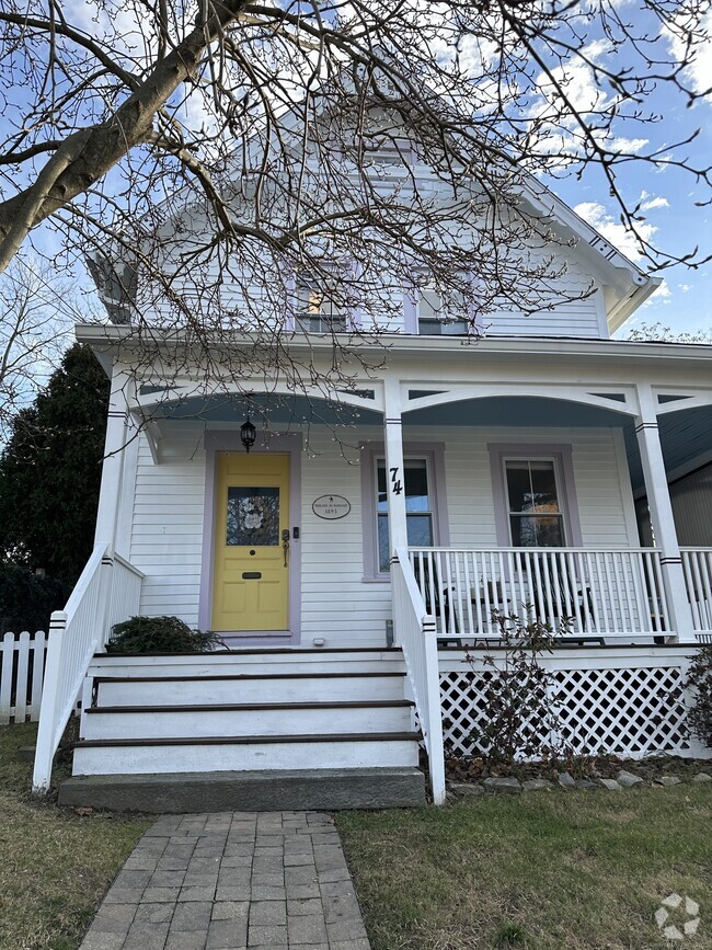Building Photo - 74 Ramsdell St