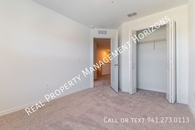 Building Photo - 10952 65th Ter E