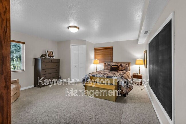 Building Photo - 2335 Summerwood Dr