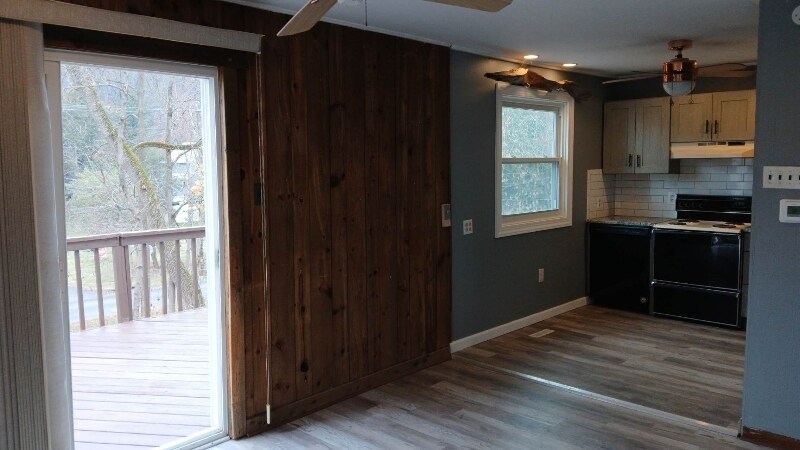 Building Photo - 260 Wisteria Ave