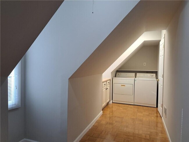 Building Photo - 2242 Lenox Walk NE