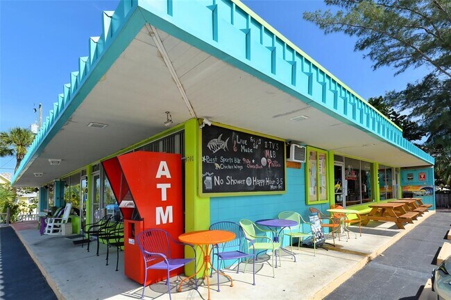 Building Photo - 1111 Mallorca Dr