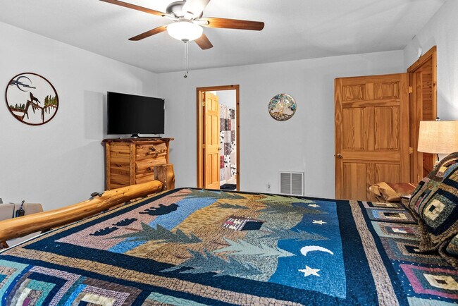 Building Photo - 4050 Henson Rd