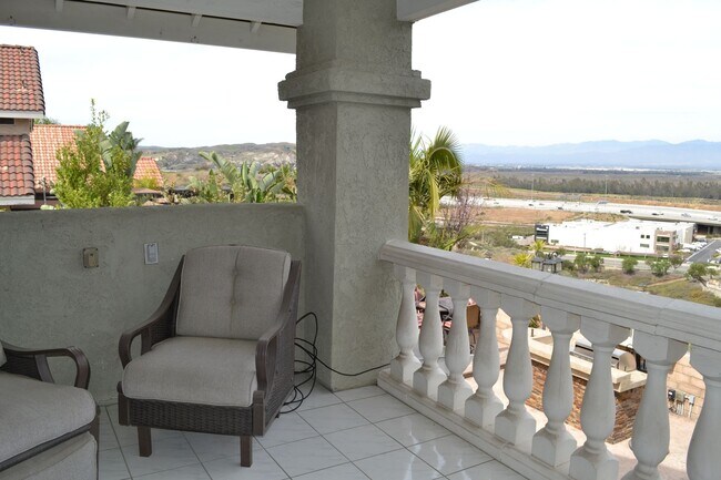 Building Photo - HOME WITH VIEW CORONA