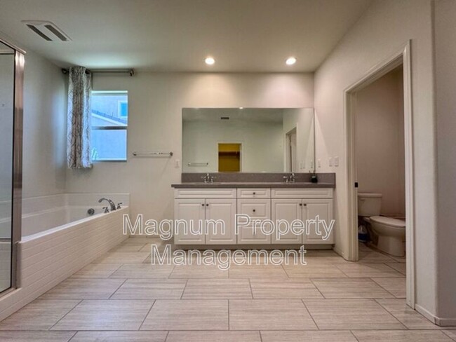 Building Photo - 34913 Limecrest Pl