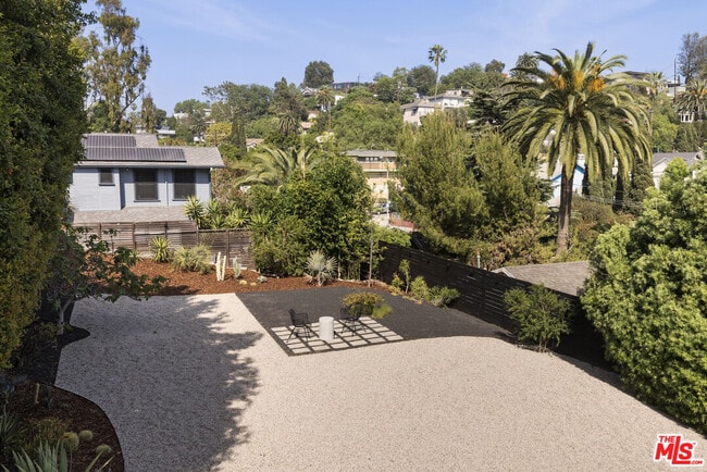 Building Photo - 2287 Baxter St