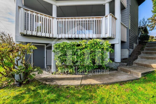 Building Photo - Water view 4 plex close to Silverdale and Public Transportation.