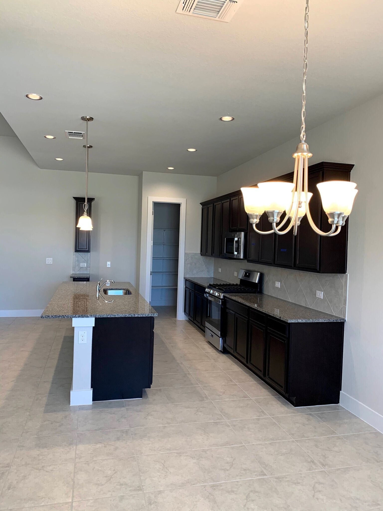 Building Photo - 10717 Charger Wy