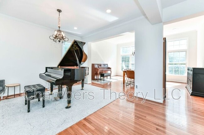 Building Photo - 46342 Summerhill Pl