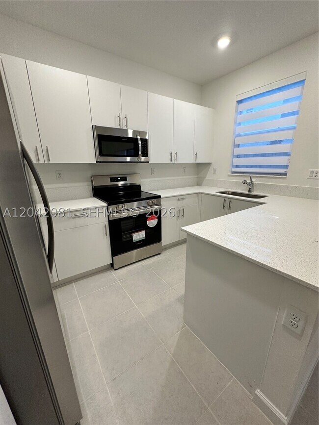 Building Photo - 2889 25rd 2889