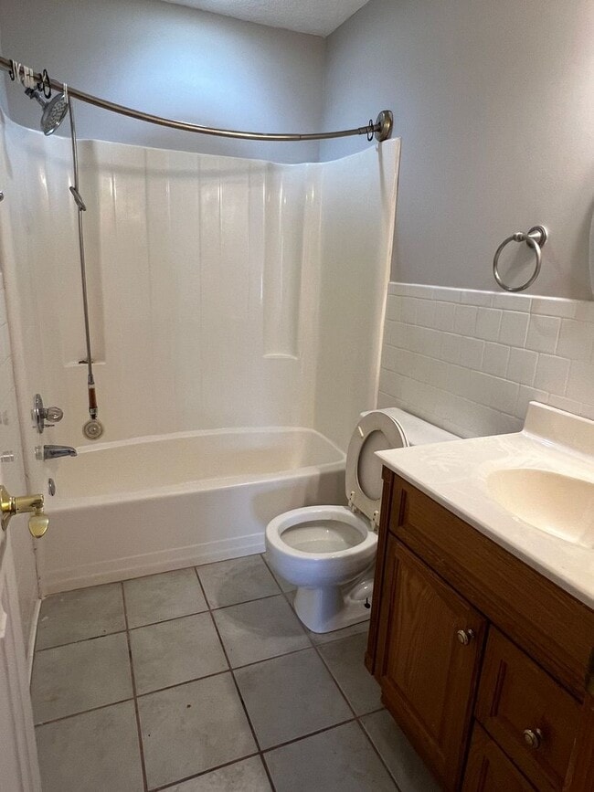 Building Photo - MARINERS POINTE CONDOS     -   HOA