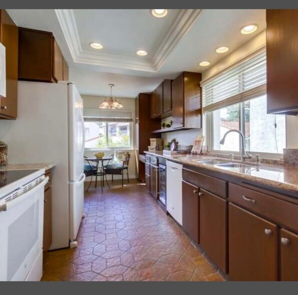 Building Photo - 12054 Caminito Campana