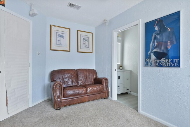 Building Photo - 348 Eagleton Golf Dr