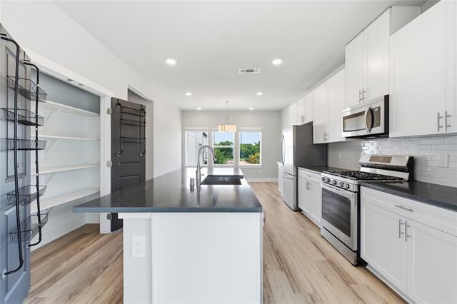 Building Photo - 3369 Wynwood Dr